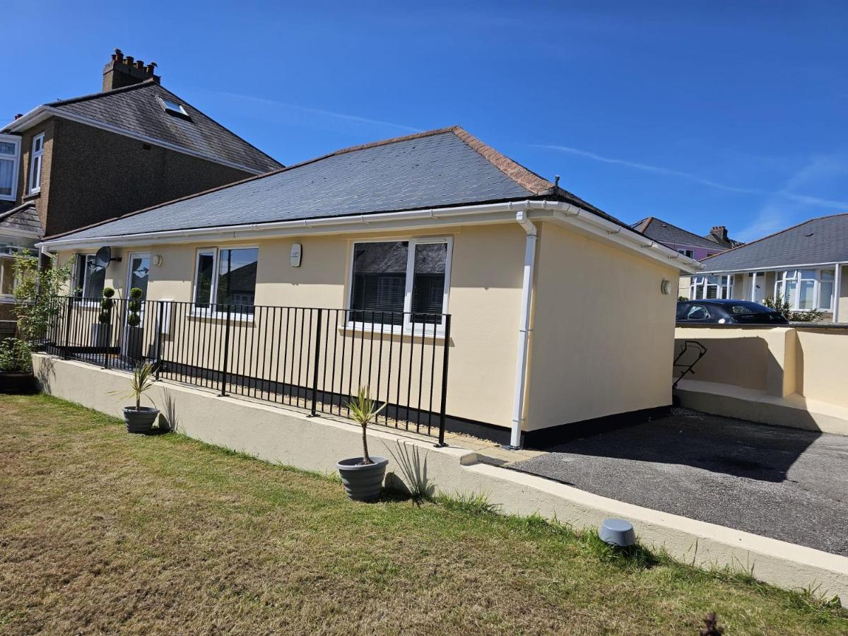 Two Bedroom Detached Modern Bungalow Close To Plymouth Argyle Fc Екстериор снимка